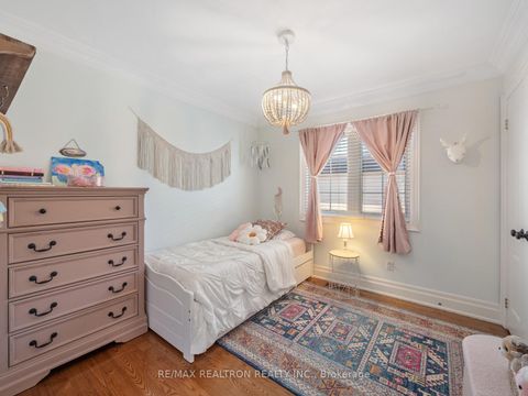 Photo 22 at 4 Coates Avenue, Oakwood Village, Toronto