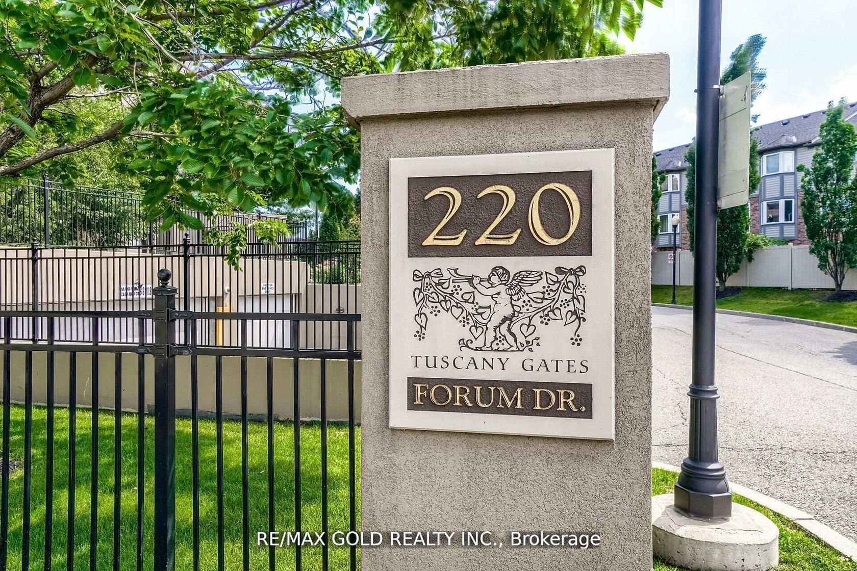 1703 - 220 Forum Drive, Hurontario, Mississauga by Loree Meneguzzi Real Estate 1703 - 220 Forum Drive, Hurontario, Mississauga