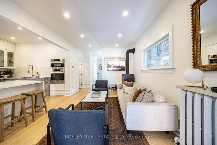 Photo 3 at 110 Grenadier Road, Swansea, Toronto