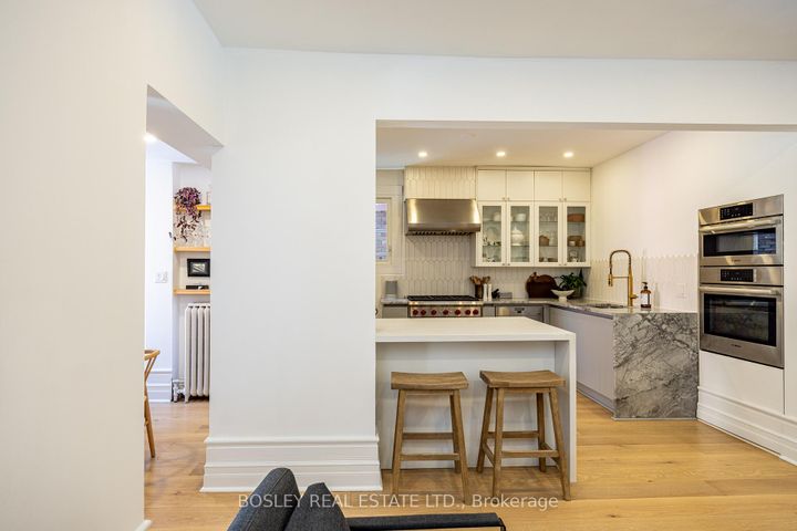 Photo 4 at 110 Grenadier Road, Swansea, Toronto