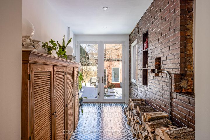 Photo 5 at 110 Grenadier Road, Swansea, Toronto