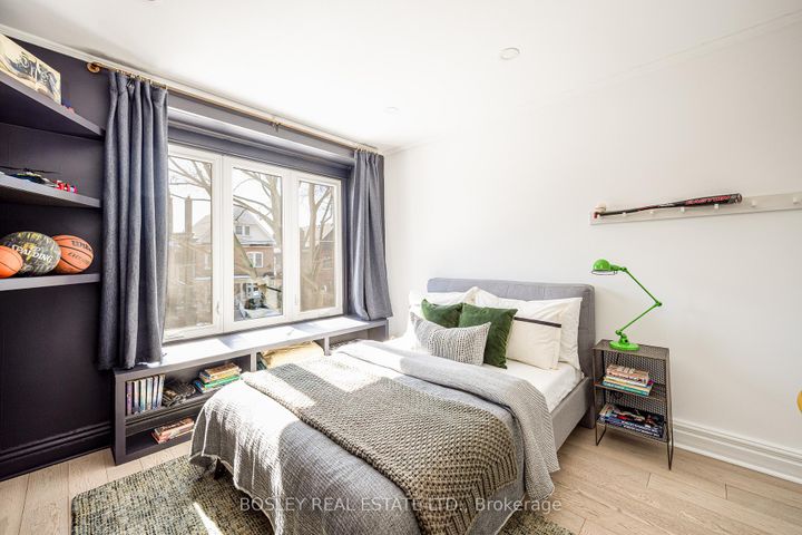 Photo 8 at 110 Grenadier Road, Swansea, Toronto