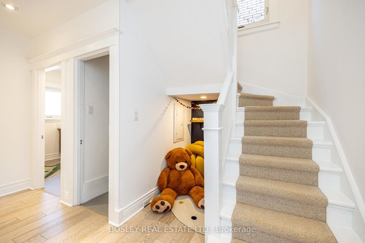 Photo 11 at 110 Grenadier Road, Swansea, Toronto