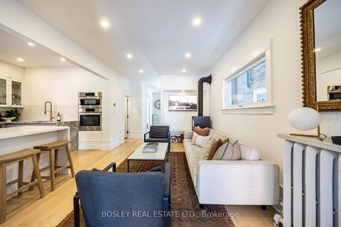 Photo 3 at 110 Grenadier Road, Swansea, Toronto