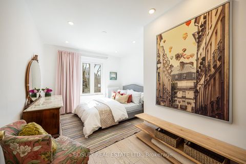 Photo 9 at 110 Grenadier Road, Swansea, Toronto