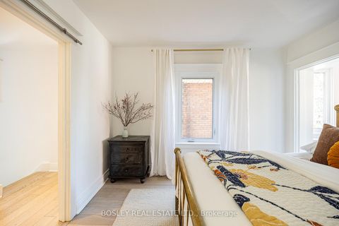Photo 15 at 110 Grenadier Road, Swansea, Toronto