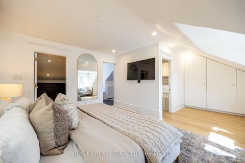 Photo 23 at 110 Grenadier Road, Swansea, Toronto