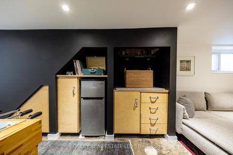 Photo 35 at 110 Grenadier Road, Swansea, Toronto