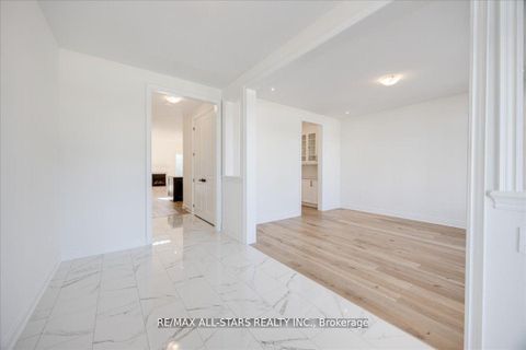 Photo 3 at 59 Stadacona Avenue, Sutton & Jackson's Point, Georgina