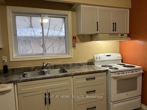 Photo 5 at 44 Bernick Drive, Grove East, Barrie