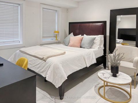 Photo 33 at 1202 Avenue Road, Lawrence Park South, Toronto