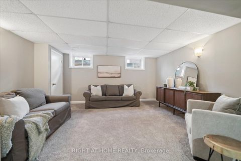 Photo 23 at 7 Banbury Court, Aurora Highlands, Aurora