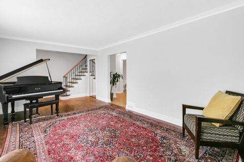 Photo 4 at 11 Urbandale Avenue, Newtonbrook East, Toronto