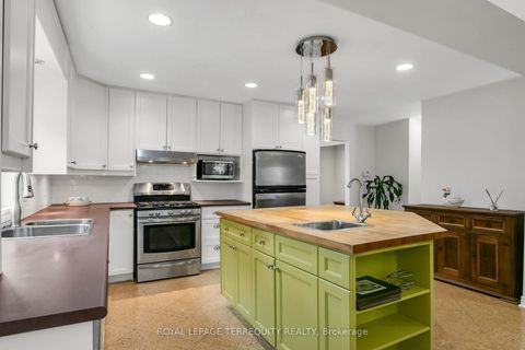 Photo 6 at 11 Urbandale Avenue, Newtonbrook East, Toronto