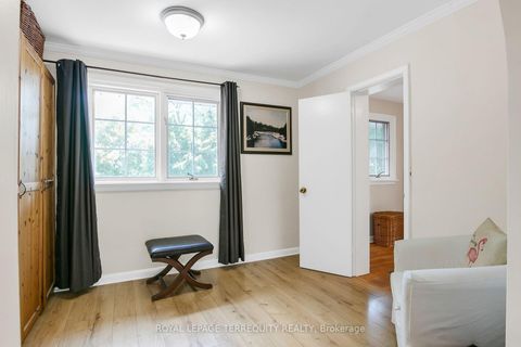 Photo 17 at 11 Urbandale Avenue, Newtonbrook East, Toronto