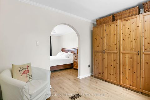 Photo 18 at 11 Urbandale Avenue, Newtonbrook East, Toronto