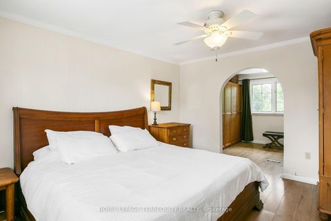 Photo 19 at 11 Urbandale Avenue, Newtonbrook East, Toronto