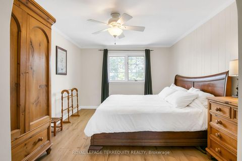 Photo 20 at 11 Urbandale Avenue, Newtonbrook East, Toronto