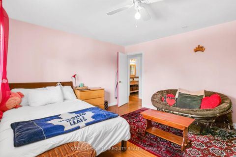 Photo 21 at 11 Urbandale Avenue, Newtonbrook East, Toronto