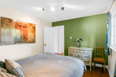 Photo 24 at 11 Urbandale Avenue, Newtonbrook East, Toronto