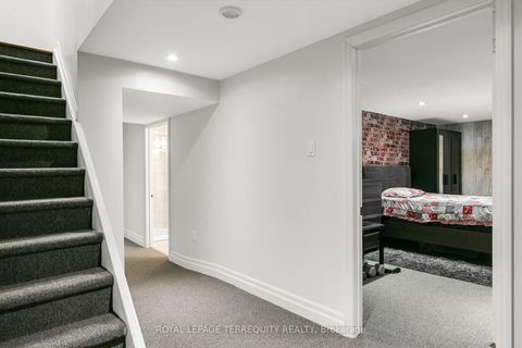 Photo 29 at 11 Urbandale Avenue, Newtonbrook East, Toronto