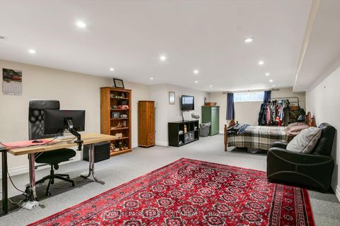 Photo 33 at 11 Urbandale Avenue, Newtonbrook East, Toronto