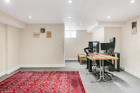 Photo 35 at 11 Urbandale Avenue, Newtonbrook East, Toronto