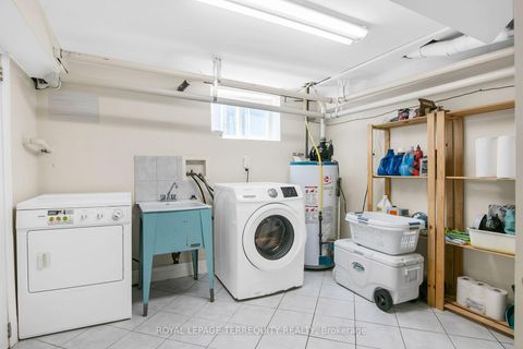 Photo 38 at 11 Urbandale Avenue, Newtonbrook East, Toronto
