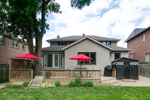 Photo 39 at 11 Urbandale Avenue, Newtonbrook East, Toronto