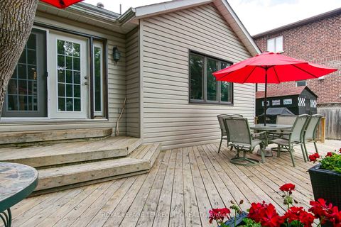 Photo 41 at 11 Urbandale Avenue, Newtonbrook East, Toronto