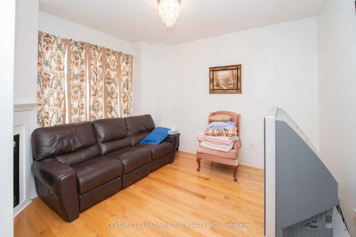 Photo 10 at 21 Summerlea Street, Middlefield, Markham