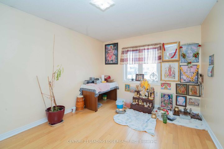 Photo 36 at 21 Summerlea Street, Middlefield, Markham