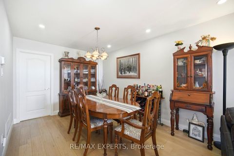 Photo 8 at 75 Corkwood Crescent, Maple, Vaughan