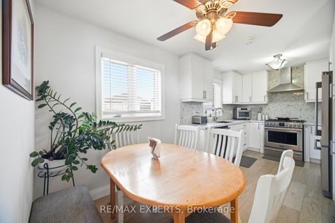 Photo 11 at 75 Corkwood Crescent, Maple, Vaughan