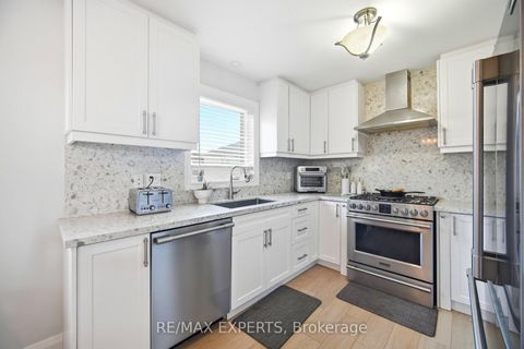 Photo 14 at 75 Corkwood Crescent, Maple, Vaughan