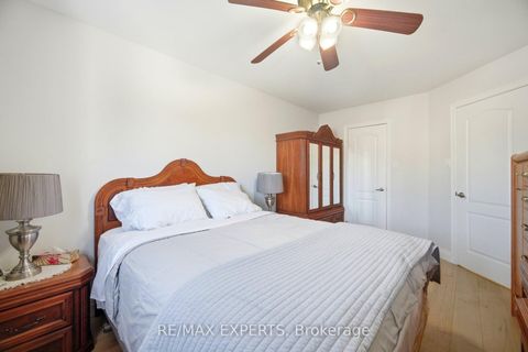 Photo 19 at 75 Corkwood Crescent, Maple, Vaughan