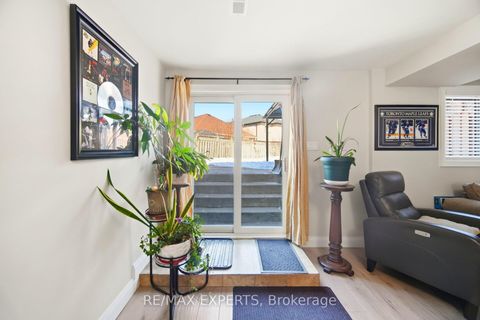 Photo 40 at 75 Corkwood Crescent, Maple, Vaughan