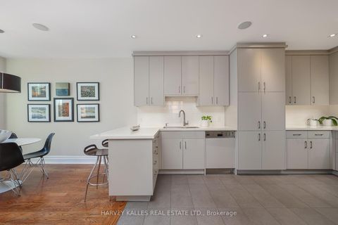 Photo 10 at 52 Shaftesbury Avenue, Moore Park, Toronto