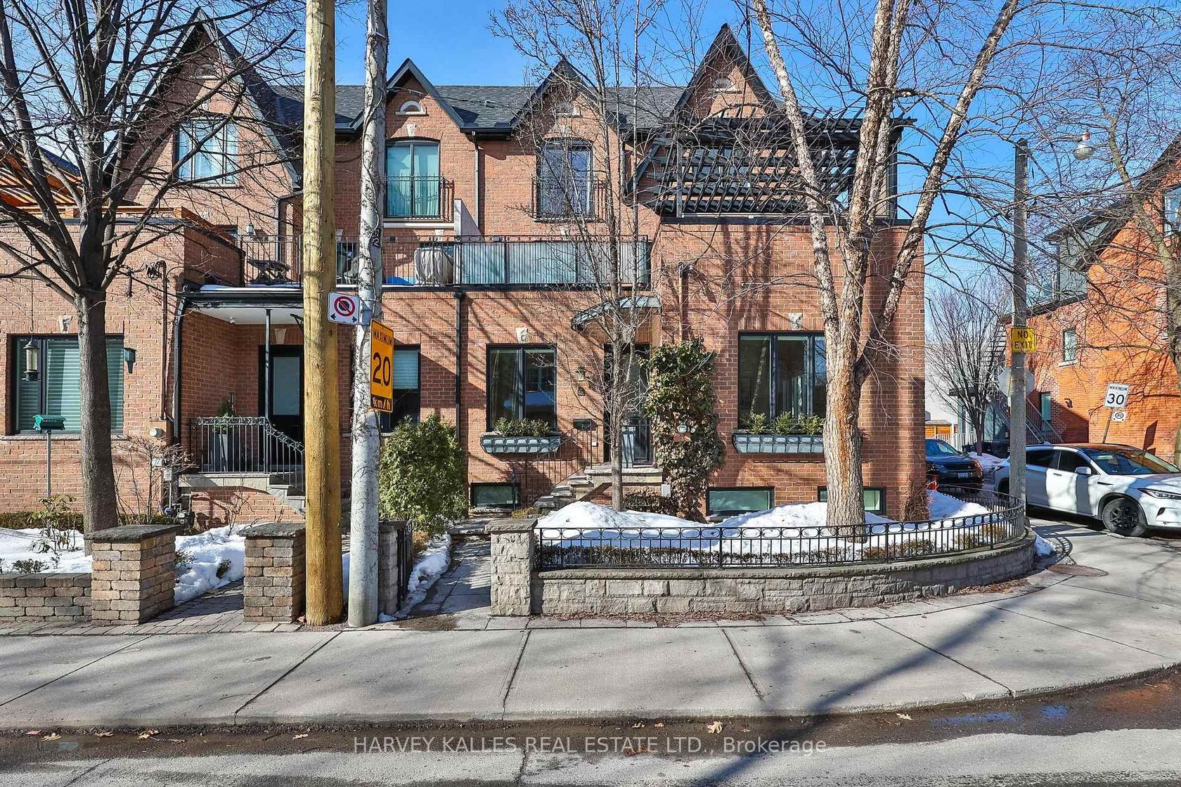 52 Shaftesbury Avenue, Moore Park, Toronto 