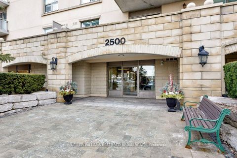 Photo 1 at 317 - 2500 Rutherford Road, Maple, Vaughan