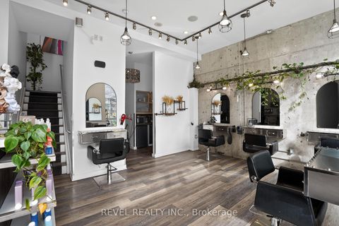 Photo 4 at G05 - 40 Fort York Boulevard, Waterfront Communities C1, Toronto