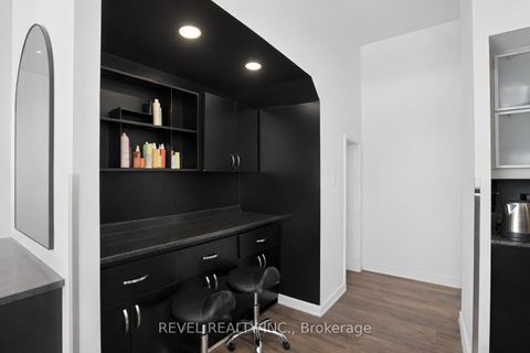 Photo 9 at G05 - 40 Fort York Boulevard, Waterfront Communities C1, Toronto