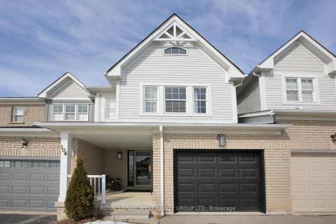 Photo 2 at 104 Kirkland Place, Williamsburg, Whitby