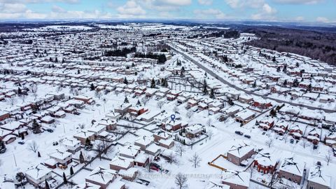 Photo 17 at 79 Girdwood Drive, Holly, Barrie