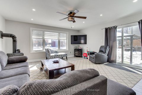 Photo 12 at 7 Fontaine Drive, Keswick North, Georgina