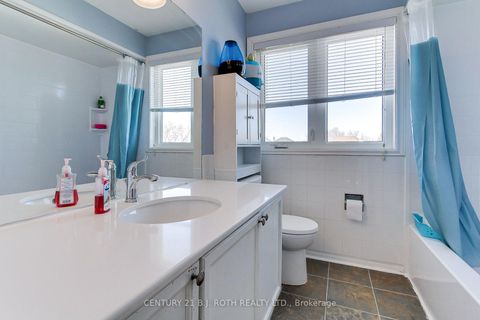 Photo 16 at 7 Fontaine Drive, Keswick North, Georgina