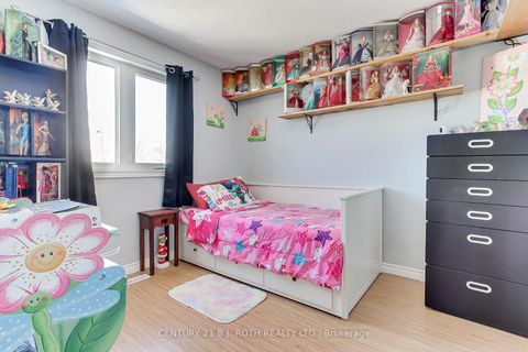 Photo 17 at 7 Fontaine Drive, Keswick North, Georgina