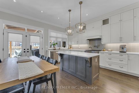 Photo 12 at 14 King Boulevard, King City, King