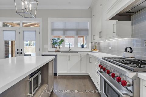 Photo 15 at 14 King Boulevard, King City, King