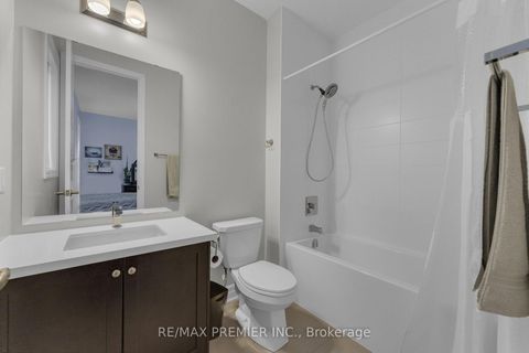 Photo 27 at 14 King Boulevard, King City, King